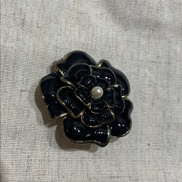 Black Camelia Flower Brooch with Pearl Center - Picture 3 of 3